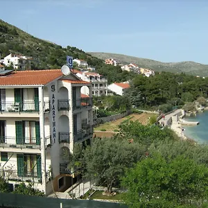 apartments-g.hotels-in-trogir.com/