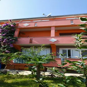 3* Gostinjska kuća Nada