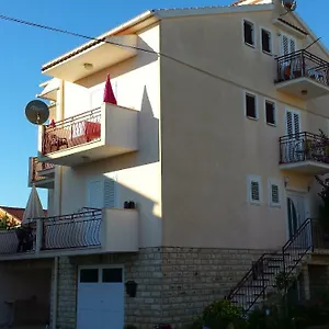  Gostinjska kuća Eda