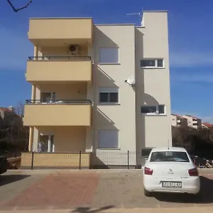  Gostinjska kuća Piccola